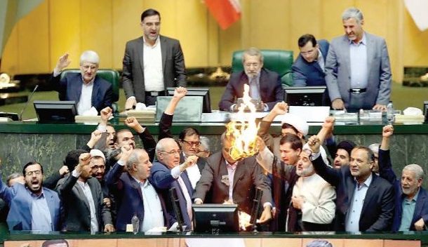 ناگفته هایی درباره حلقه ۵ نفره مخالفان روحانی در مجلس؛ جنگ روانی با اخبار جعلی