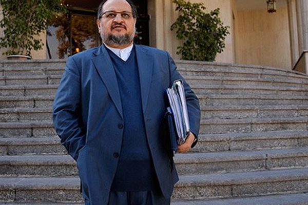 فضای مجلس نسبت به شریعتمداری منفی است؛ او یک پای استیضاح بود فضای مجلس نسبت به شریعتمداری منفی است؛ او یک پای استیضاح بود