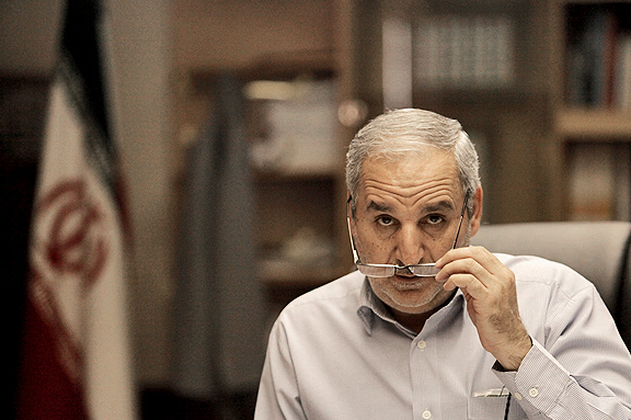 کتانباف قصد رفتن ندارد کتانباف قصد رفتن ندارد