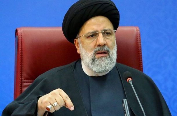 اگر آقایان وقتِ امتیازگیری از غرب را برای رفع موانع تولید صرف می‌کردند، خیلی از مشکلات حل شده بود