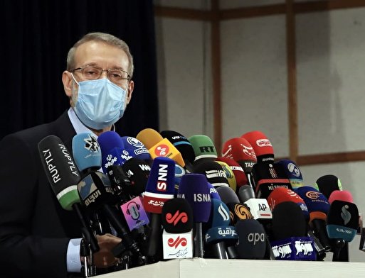 این بار با "لاریجانی سوم" مواجهیم؛ سیاستمداری باتجربه،پخته، فکور و… این بار با “لاریجانی سوم” مواجهیم؛ سیاستمداری باتجربه،پخته، فکور و…