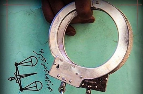 کشف کلت کمری و ۱۲ تیغه قمه از مخلان امنیتی شوشتر