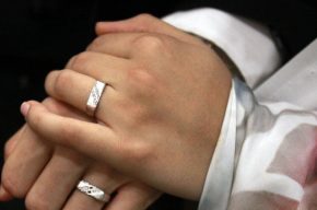 ۱۰ زوج نیازمند در شوشتر به سبکی ساده زندگی مشترک خود را آغاز کردند