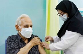 علوم پزشکی ایران: تزریق دُز سوم واکسن در دستور کار قرار گرفته / واکسیناسیون بخش عمده‌ای از جمعیت هدف تا دو ماه آینده تکمیل می شود