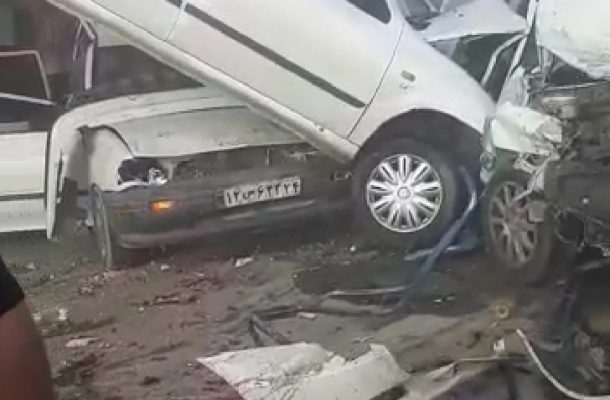 تصادف زنجیره‌ای ۵۰ خودرو در جاده بهبهان – رامهرمز / چند خودرو در آتش سوختند / ۴ کشته تاکنون
