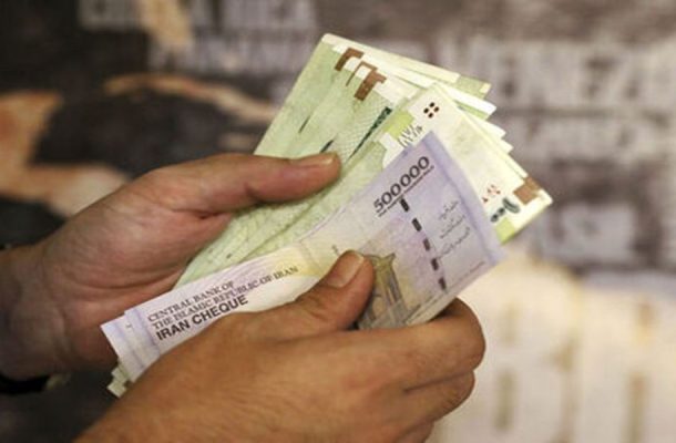 وزیر اقتصاد: حداقل حقوق کارکنان دولت در سال آینده ۷ میلیون تومان است