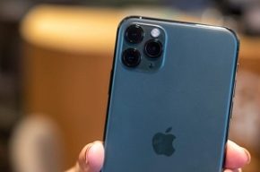 سال پیش ایرانی ها یک میلیون آیفون خریدند؛ این موبایل چگونه می‌تواند لوکس باشد که حالا می خواهند ممنوعش کنند؟