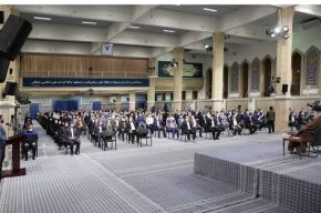 رهبر معظم انقلاب: جامعه کارگری بینی کسانی که قصد داشتند کارگران را تابلوی اعتراضات مردمی کنند به خاک مالید/ اعتراض کارگران در مواردی به حق بوده است