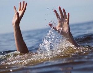 غرق شدن یک جوان ۲۵ ساله اهل و ساکن اهواز در رودخانه دز غرق شدن یک جوان ۲۵ ساله اهل و ساکن اهواز در رودخانه دز