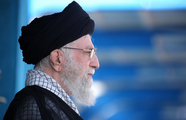 این حادثه که دختر جوانی درگذشت، خب حادثهی تلخی بود، دل ما هم سوخت این حادثه که دختر جوانی درگذشت، خب حادثهی تلخی بود، دل ما هم سوخت