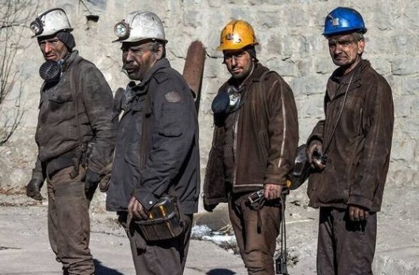 درخواست افزایش ۲۵ درصدی سبد معیشت کارگران درخواست افزایش ۲۵ درصدی سبد معیشت کارگران