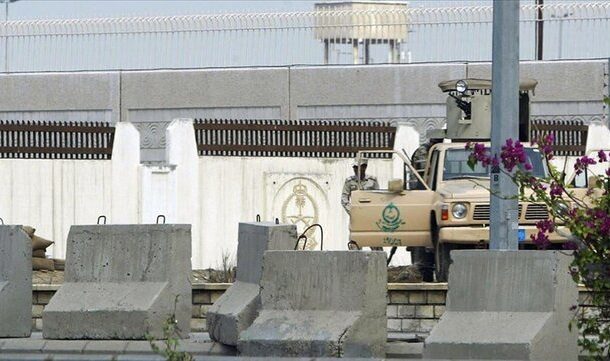 تیراندازی در نزدیکی کنسولگری آمریکا در جده عربستان / یک فرد مسلح و نگهبان کنسولگری کشته شدند