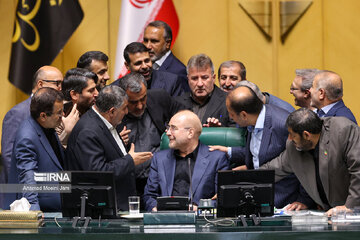 دلخوش: چرا قانون را شخم می زنند؟! /قالیباف: هیات دقت لازم را ندارد /نوروزی: مجلس در رأس امور است یا هیات عالی؟ دلخوش: چرا قانون را شخم می زنند؟! /قالیباف: هیات دقت لازم را ندارد /نوروزی: مجلس در رأس امور است یا هیات عالی؟