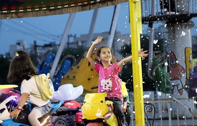 دختران کهن شهر شوشتر به پارک شهربازی بعثت دعوت شدند