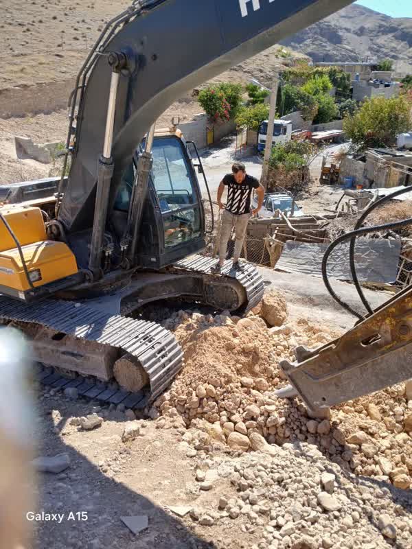 توقف فوری فعالیت بیل مکانیکی در منطقه شِنگ شهرستان باغملک