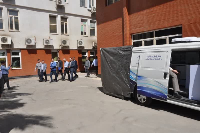 گزارش تصویری/رونمایی از نخستین آزمایشگاه سیار کنترل کیفیت آب در شرکت آب و فاضلاب خوزستان