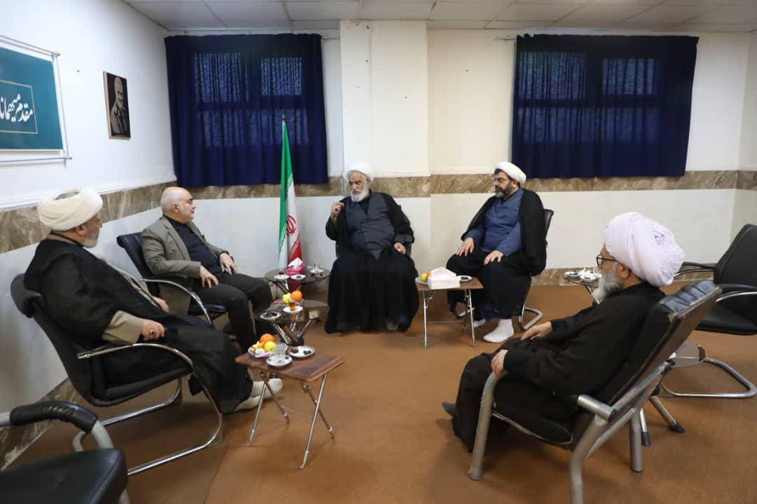 نشست مشترک استاندار خوزستان با نمایندگان مجلس خبرگان رهبری