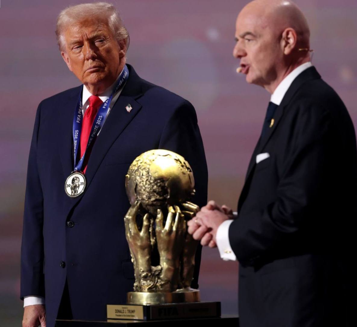 واشنگتن‌پست: ترامپ نخستین «نوبل جعلی صلح» را دریافت کرد