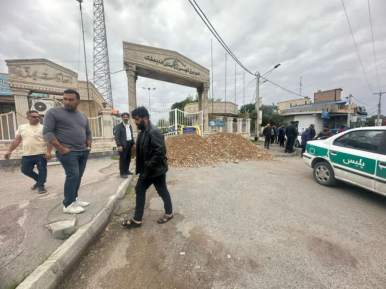 عوامل مسدودسازی ورودی اداره برق اندیمشک دستگیر شدند