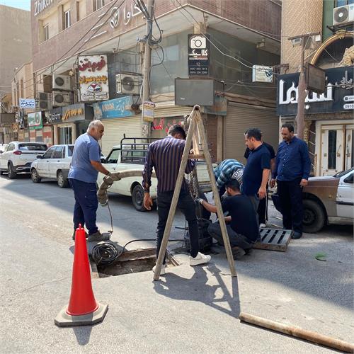 لایروبی و شستشوی بیش از ۱۹ کیلومتر از شبکه فاضلاب آبادان و رفع ۷۱۱۲ انسداد در منطقه آبادان طی پاییز ۱۴۰۴