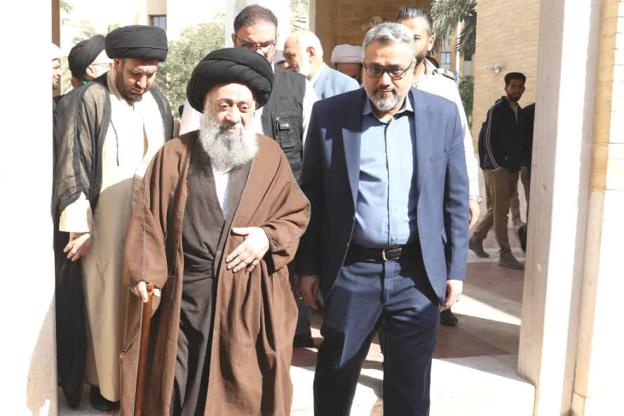 دکتر محمودی مدیری متخصص و کارشناس است